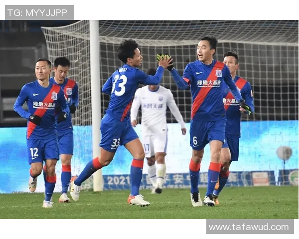 上海足球队的转型之路在钻石联赛中的挑战与机遇分析 上海足球队的转型之路在钻石联赛中的挑战与机遇分析