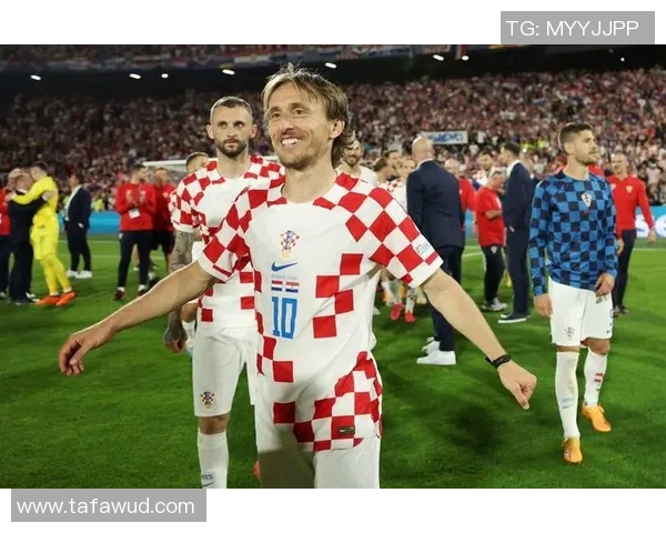 克罗地亚足球明星的年龄揭秘及其职业生涯回顾 克罗地亚足球明星的年龄揭秘及其职业生涯回顾