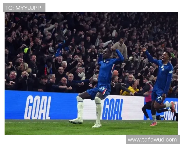 足球明星挑战英超拆卡游戏揭示球员背后的趣事与秘密